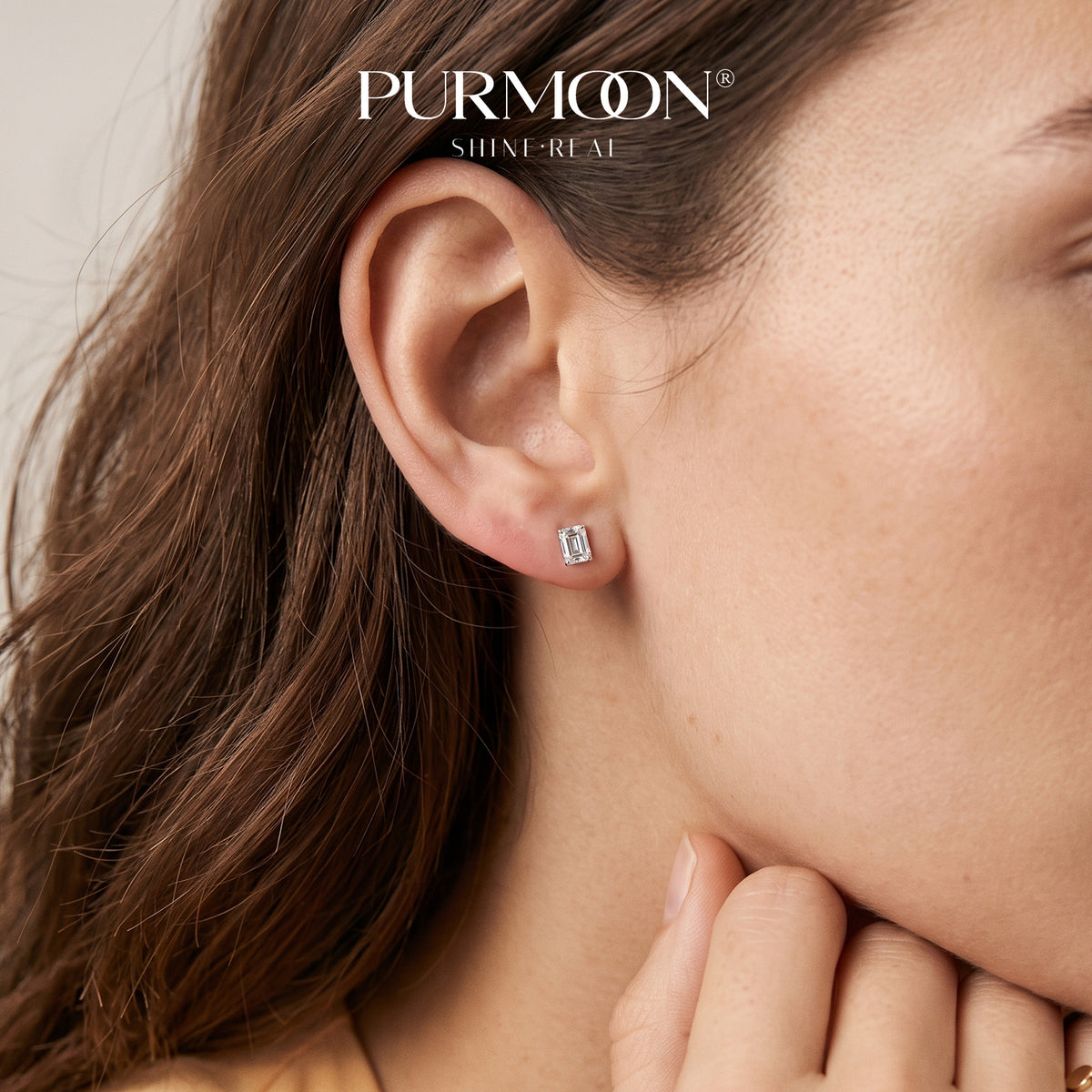 Clara Emerald Studs